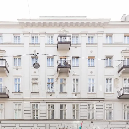 Apartment Real Zoltan Ii. *