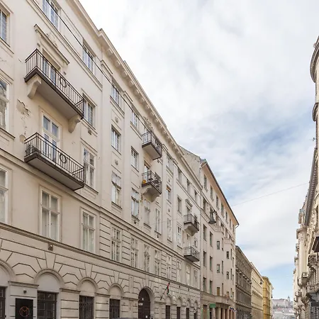 Real Zoltan Ii. Apartment Budapest