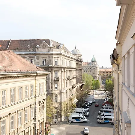 Real Zoltan Ii. Apartment *