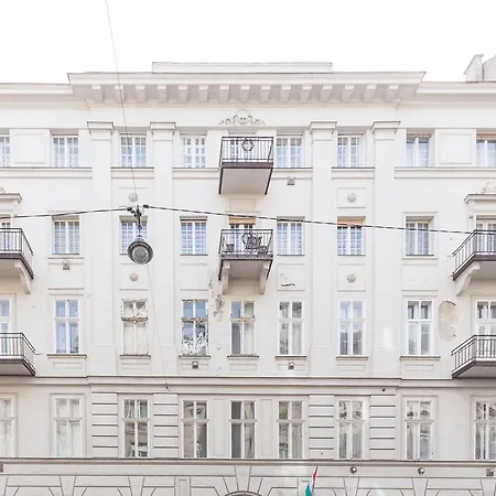 Real Zoltan Ii. * Budapesta